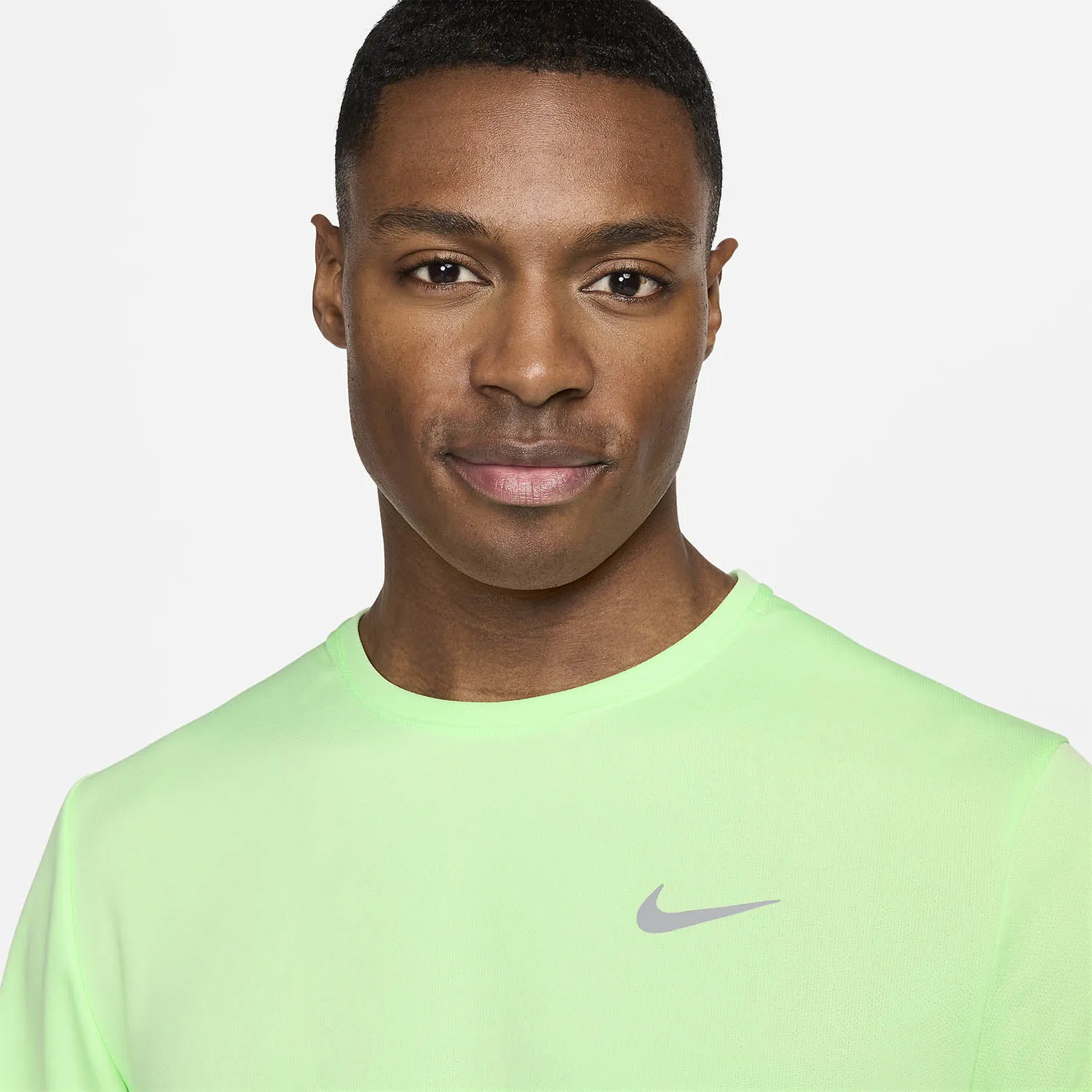 NIKE DRIFIT UV RUN DIVISION MILER CAMISETA