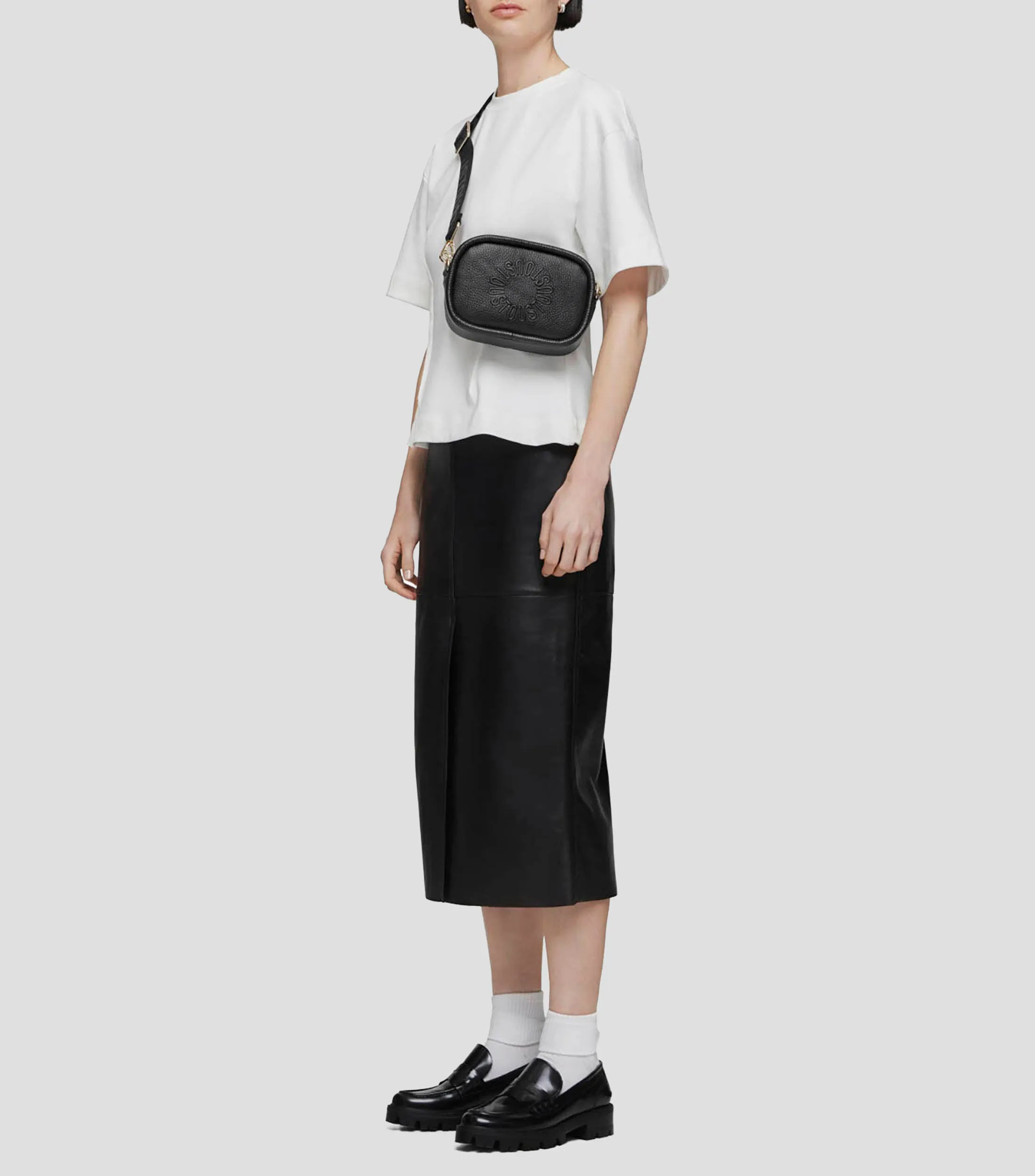 Tous Bolso crossbody negro en piel vacuna Miranda semi granulado Mujer