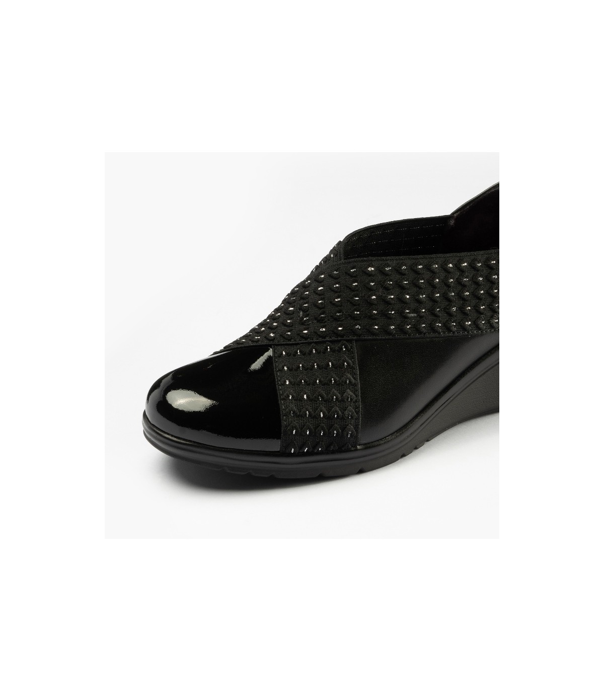 Zapato con elásticos cruzados para mujer